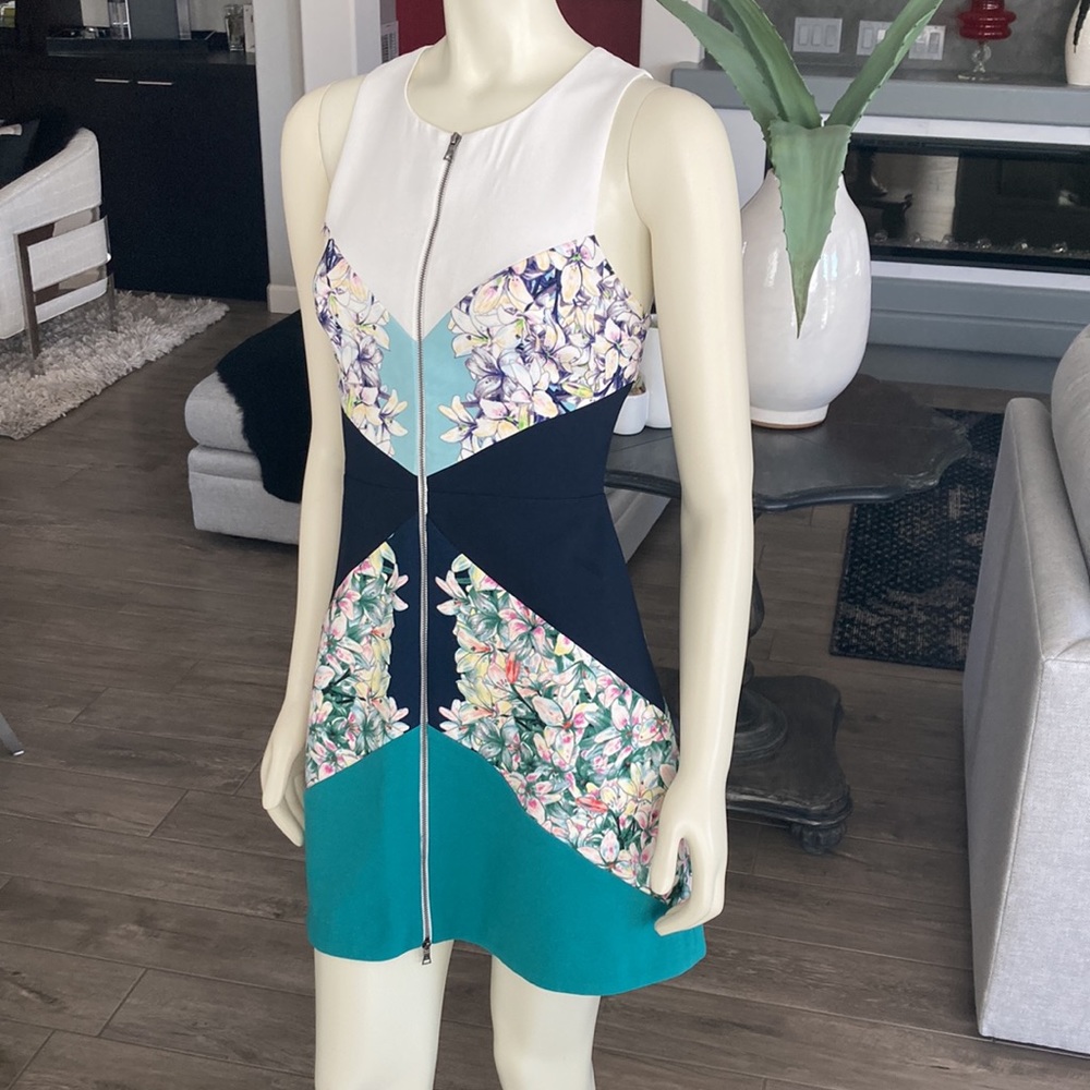 Super cute, summer dress. - Picture 5 of 16